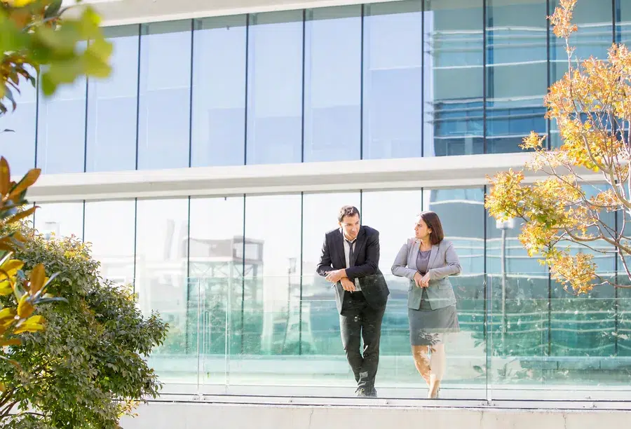 global-advisers-professional-office-conversation